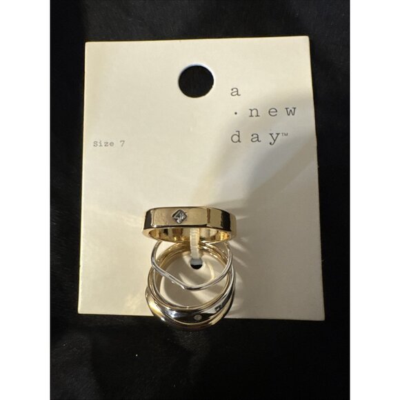 A NEW DAY SET OF 5 BAND GOLD SILVER TONE CZ CRYSTAL SIZE 7 WOMENS RINGS - Picture 6 of 7